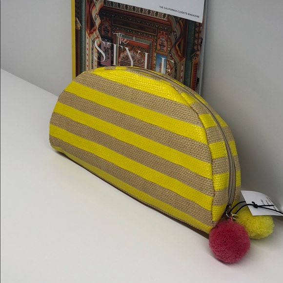 Raffia clutch purse (available in pink or yellow) - Picture 3 of 8